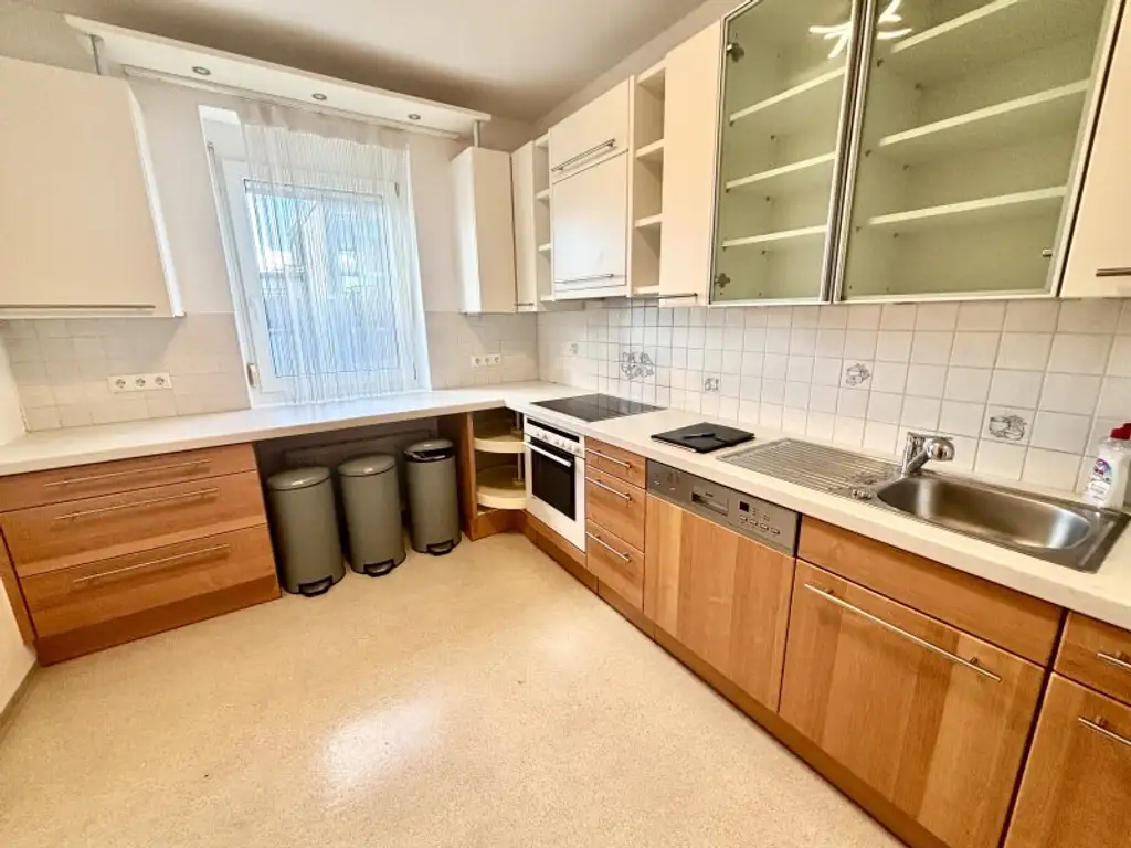 Helle 3-Zimmer-Wohnung mit Loggia in ruhiger Lage – Neusiedl am See