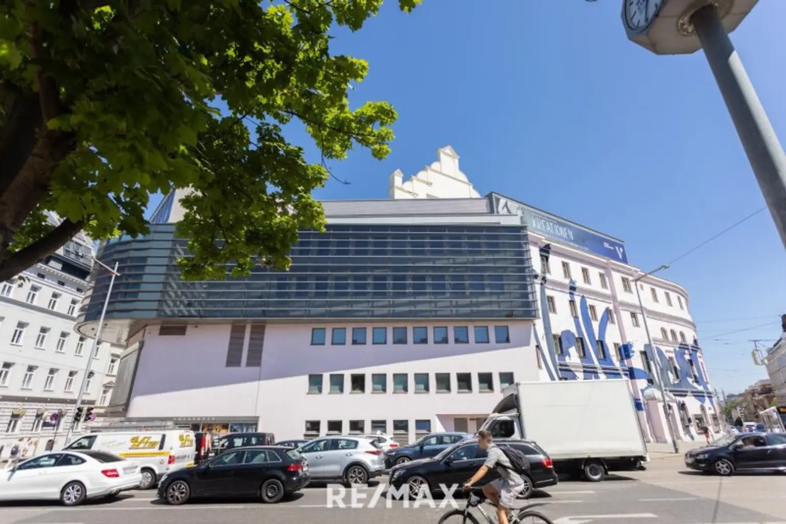 Herrliche DG-Maisonette mit 2 Hof-Terrassen bei der Volksoper, Währinger Straße