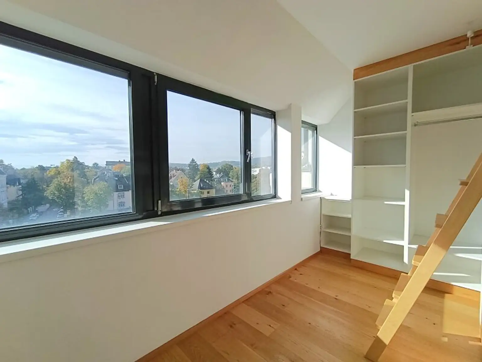 Über den Dächern von Wien – Exklusive Dachgeschoss-Maisonette mit Weitblick und direkter U4-Anbindung Unter St. Veit