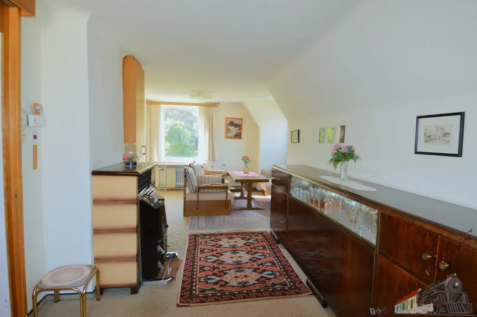 Einfamilienhaus mit Gäste-/Sommerhaus und 2 Garagen - Fernblick