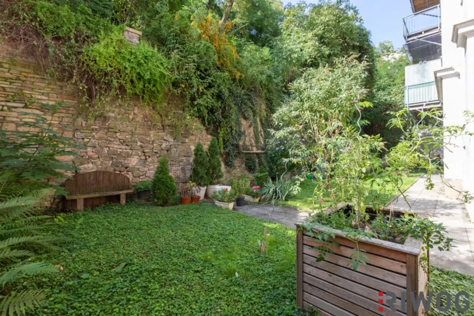 ROOFTOP LIVING - 32M² PRIVATE DACHTERRASSE MIT HOHE WARTE GRÜNBLICK - KLIMA - NÄHE U4