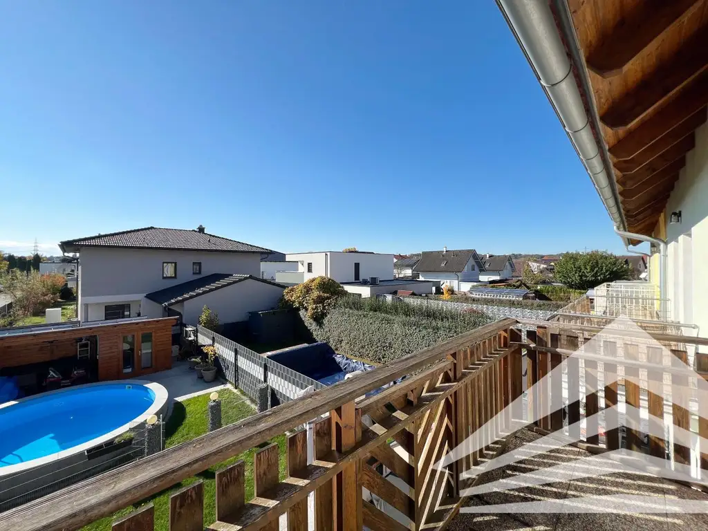 Großzügiges Eckreihenhaus mit Garten & Pool in toller Siedlungslage! 360° Rundgang online!