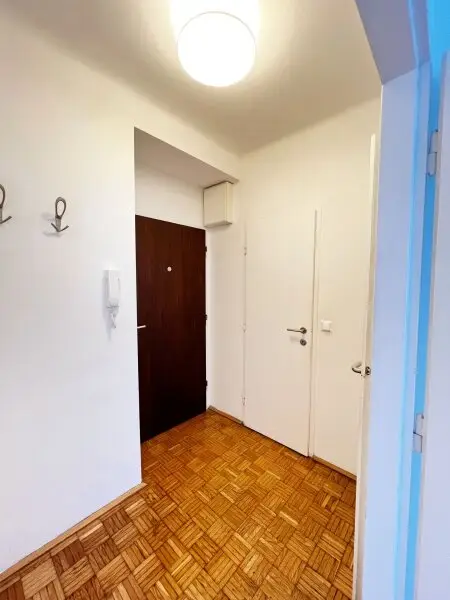 Helle Citywohnung mit Ausblick – Möbliertes 1-Zimmer-Apartment nahe Naschmarkt