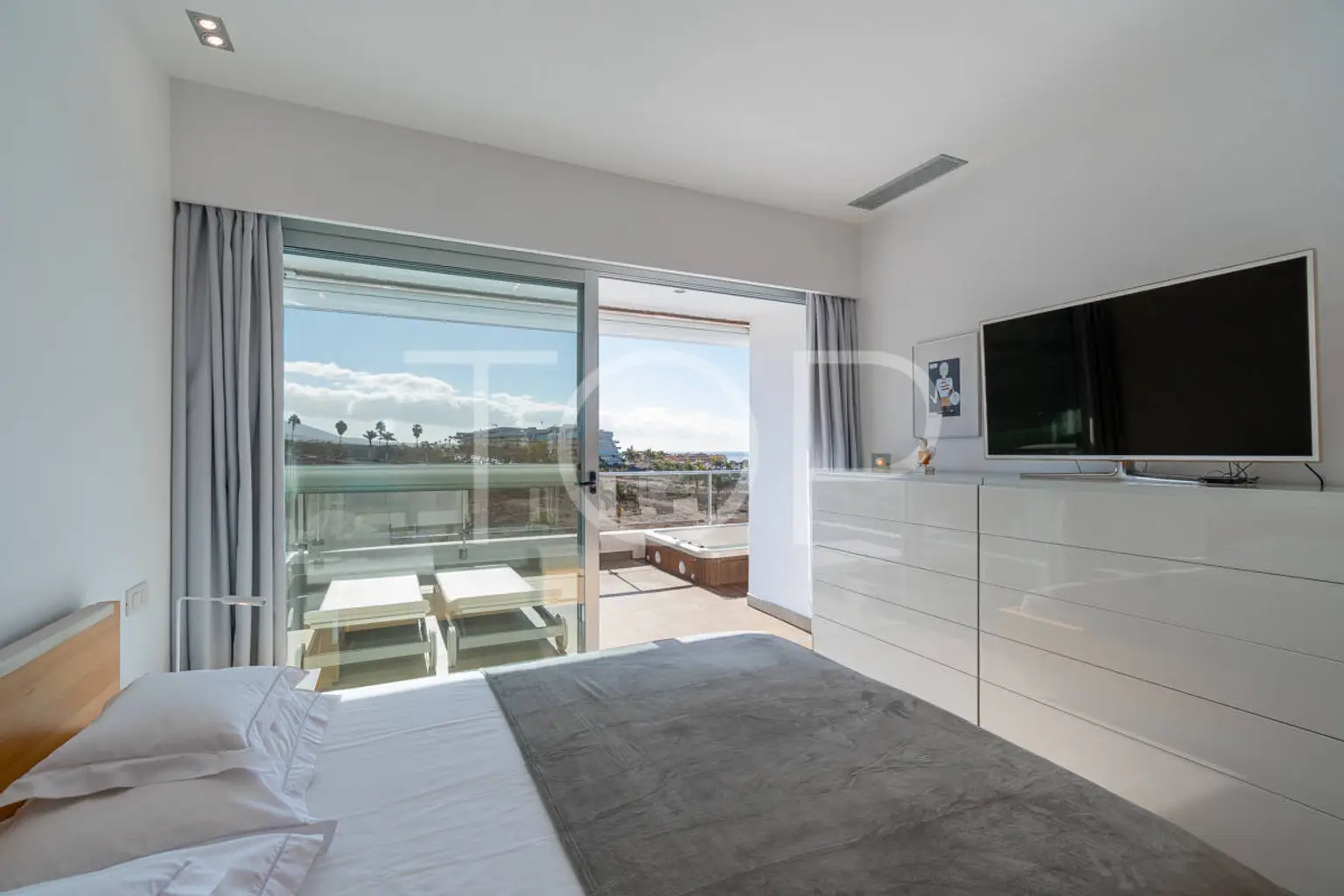 Apartment-La-Caleta-Bedroom-Tenerife- (1)