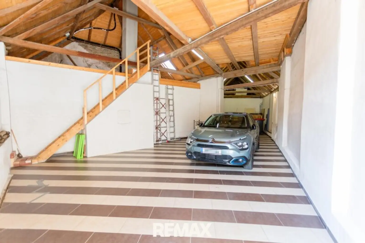 Bürotrakt_Garage