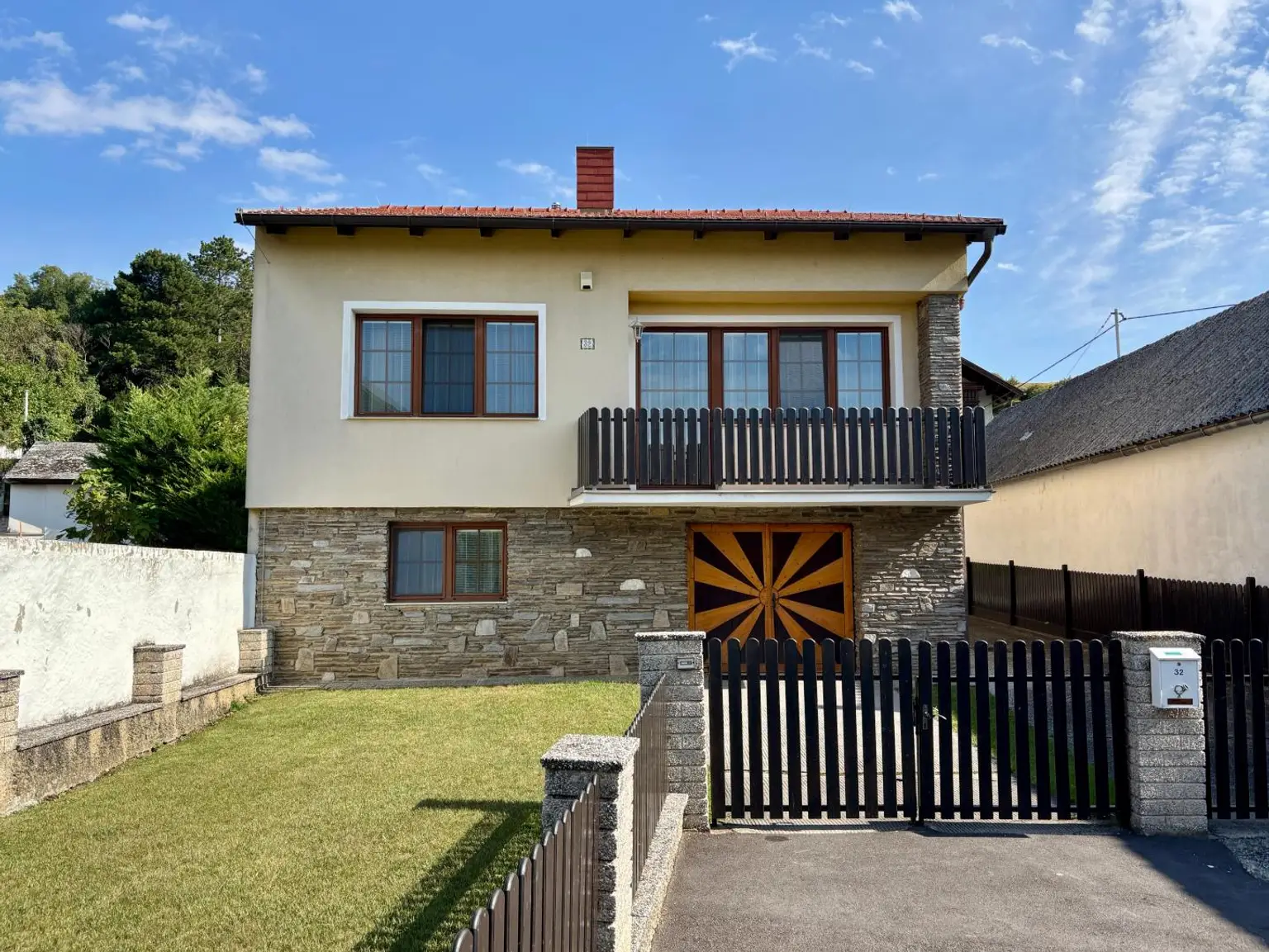 Einfamilienhaus mit großem Grund