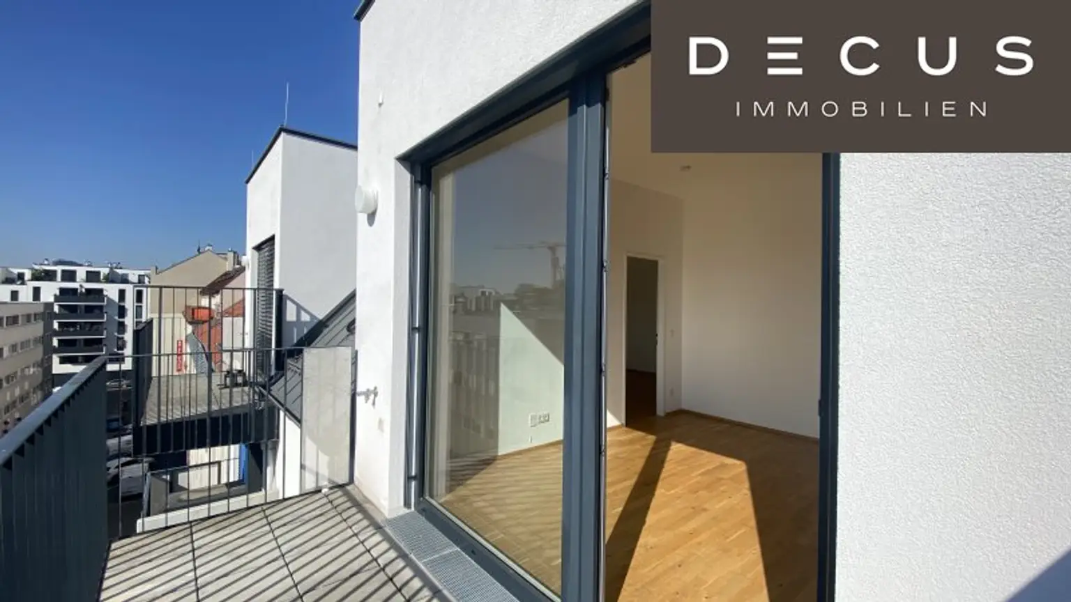 / BALKON / 3 ZIMMER / 2 BÄDER /  MODERNE ANLAGE / U-BAHN NÄHE