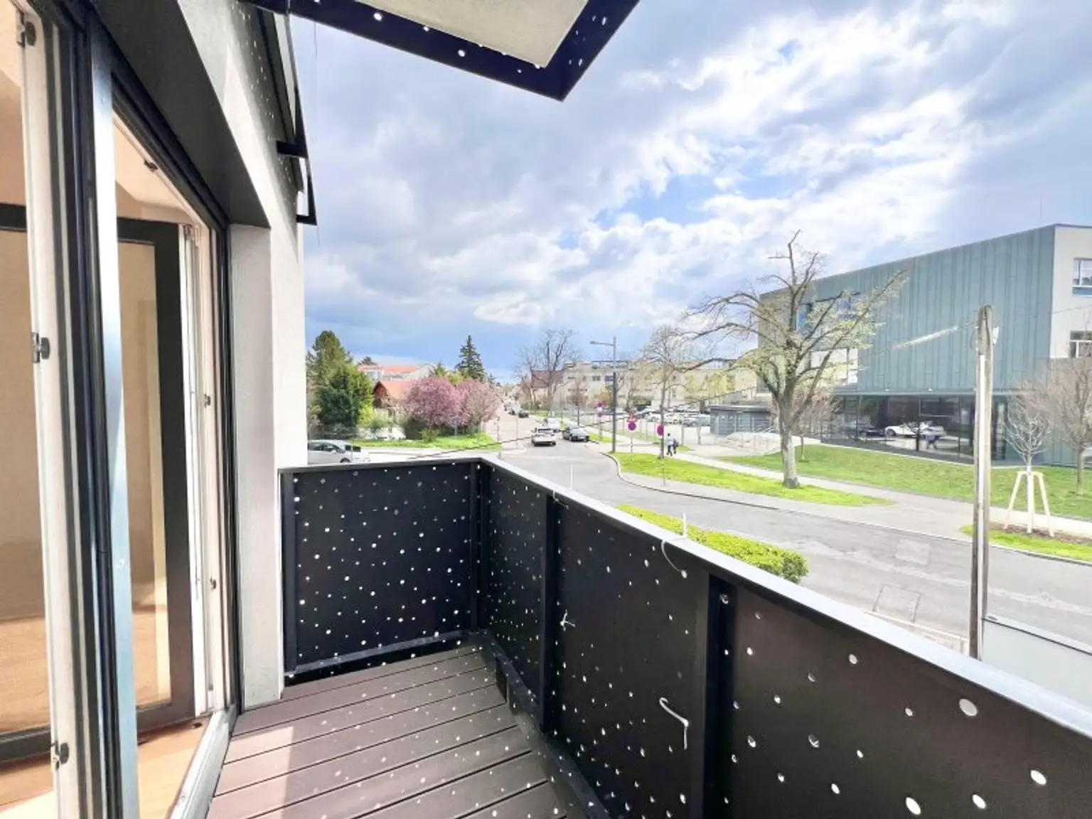 NÄHE U2: ERSTBEZUG IN GRÜNRUHELAGE I Südbalkon I ideal für Pärchen & Familien I  Aufzug I Fußbodenheizung & Kühlung I Luft-Wasser-Wärmepumpe I elektrische Raffstores