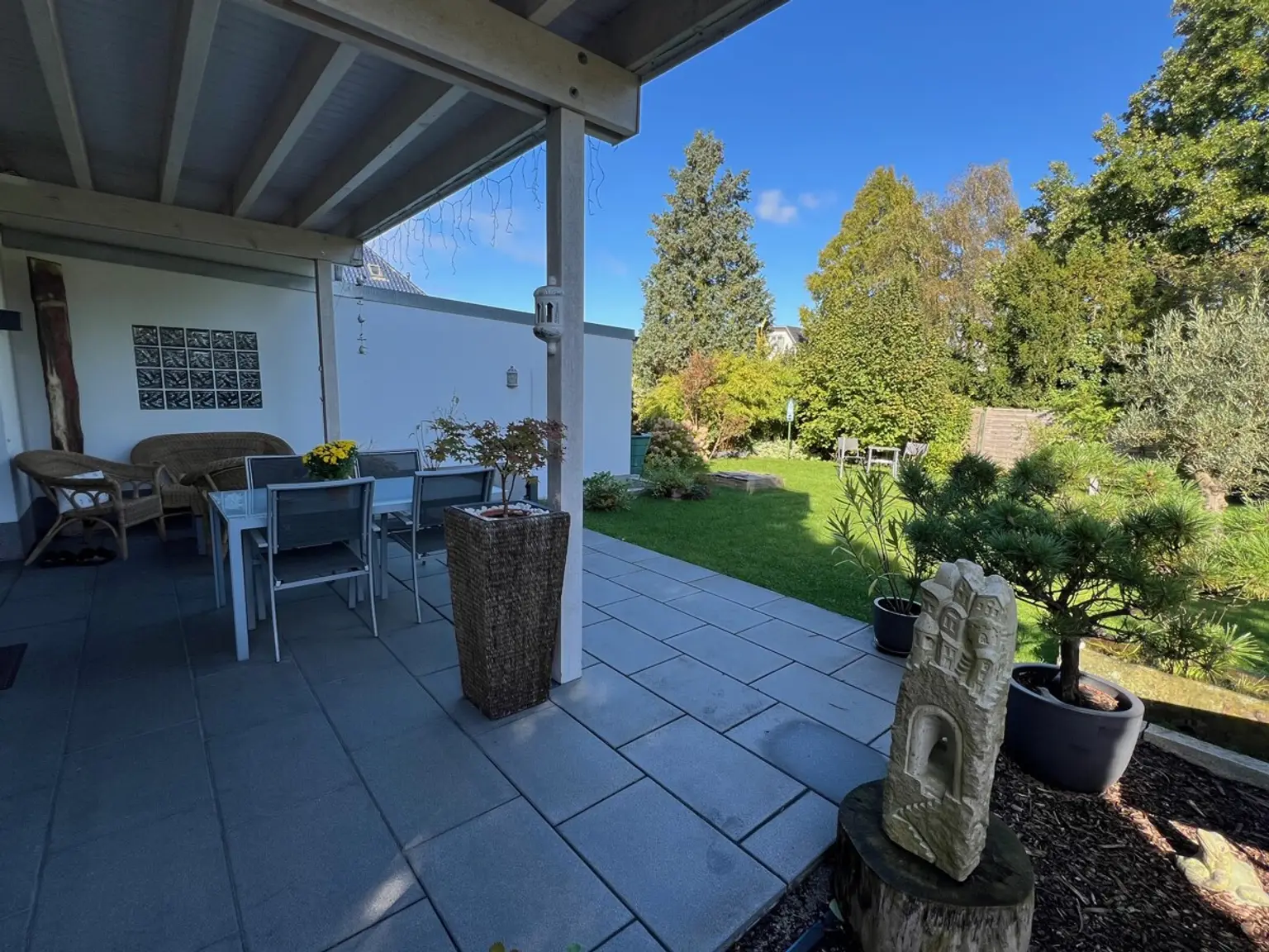 überdachte Terrasse