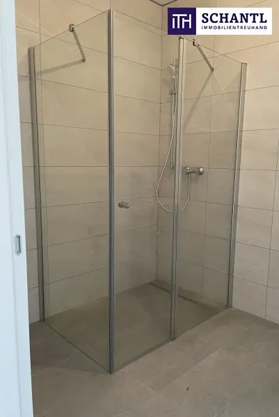 RIESIGE DACHTERRASSE + HOCHWERTIGE AUSSTATTUNG + SÜD/WEST Ausrichtung! + Tiefgarage! Nur 7 Min. von Graz entfernt!!