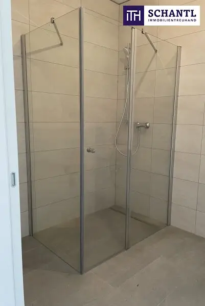 RIESIGE DACHTERRASSE + HOCHWERTIGE AUSSTATTUNG + SÜD/WEST Ausrichtung! + Tiefgarage! Nur 7 Min. von Graz entfernt!!