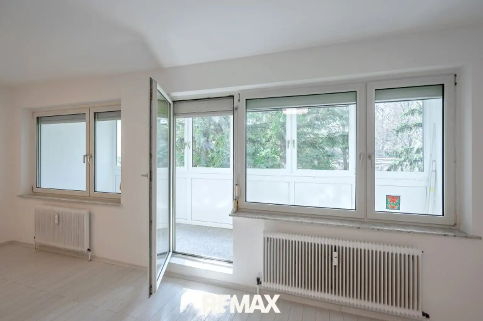 Ausgang auf die verglaste Loggia