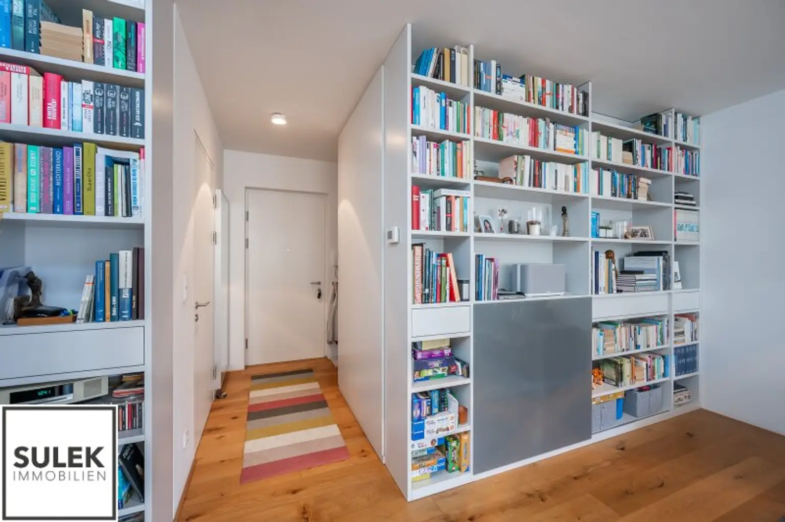 Einzigartige DG-Wohnung mit Loft-Charakter und Terrassen (rd. 165m²) inkl. atemberaubendem Fernblick