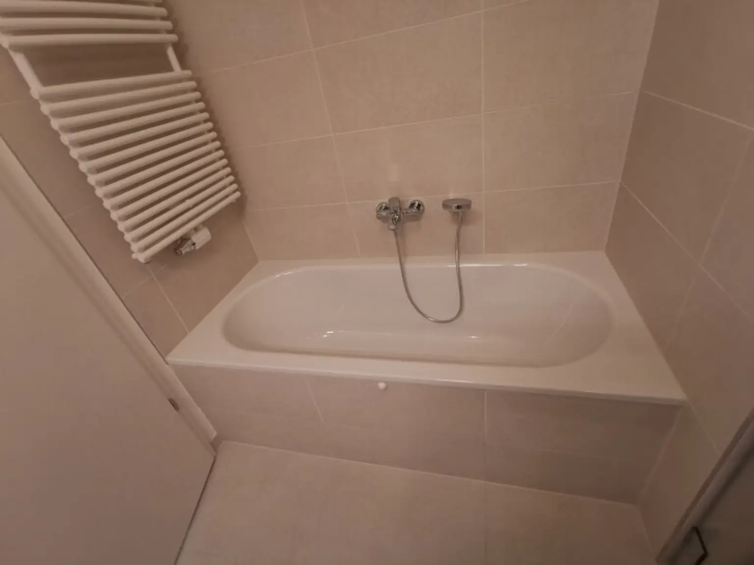 Moderne 3 Zimmer mit Balkon und vielen Extras im Haus!