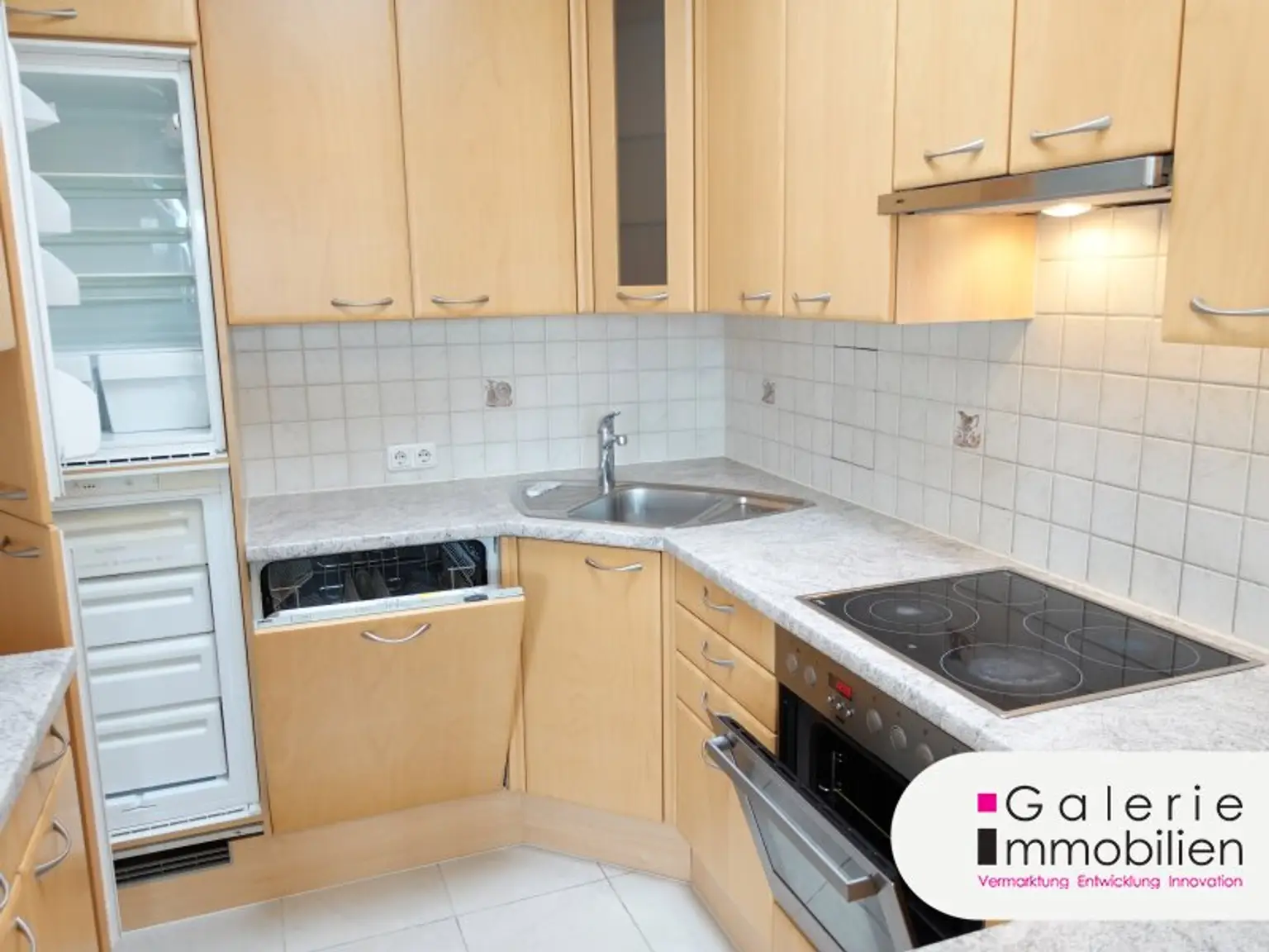 VIDEO: Sehr schöne 4-Zimmer-Maisonette, 3er-WG-geeignet, mit Fernblick und Garage!