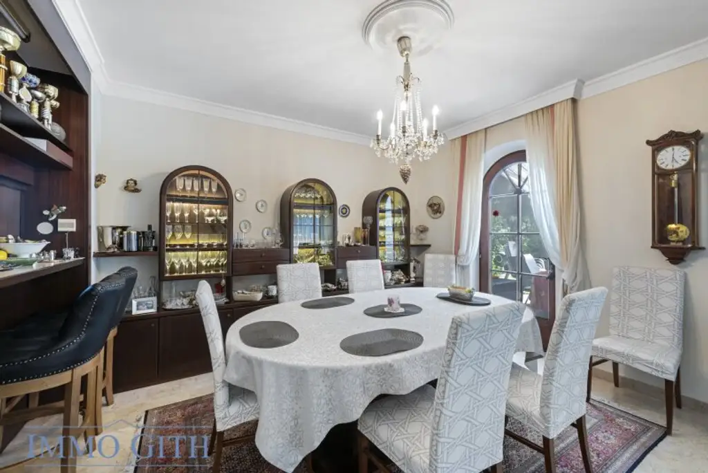 ARCHITEKTEN-VILLA MIT POOL & GARTEN IN ZENTRALER LAGE VON PERCHTOLDSDORF ZU KAUFEN!