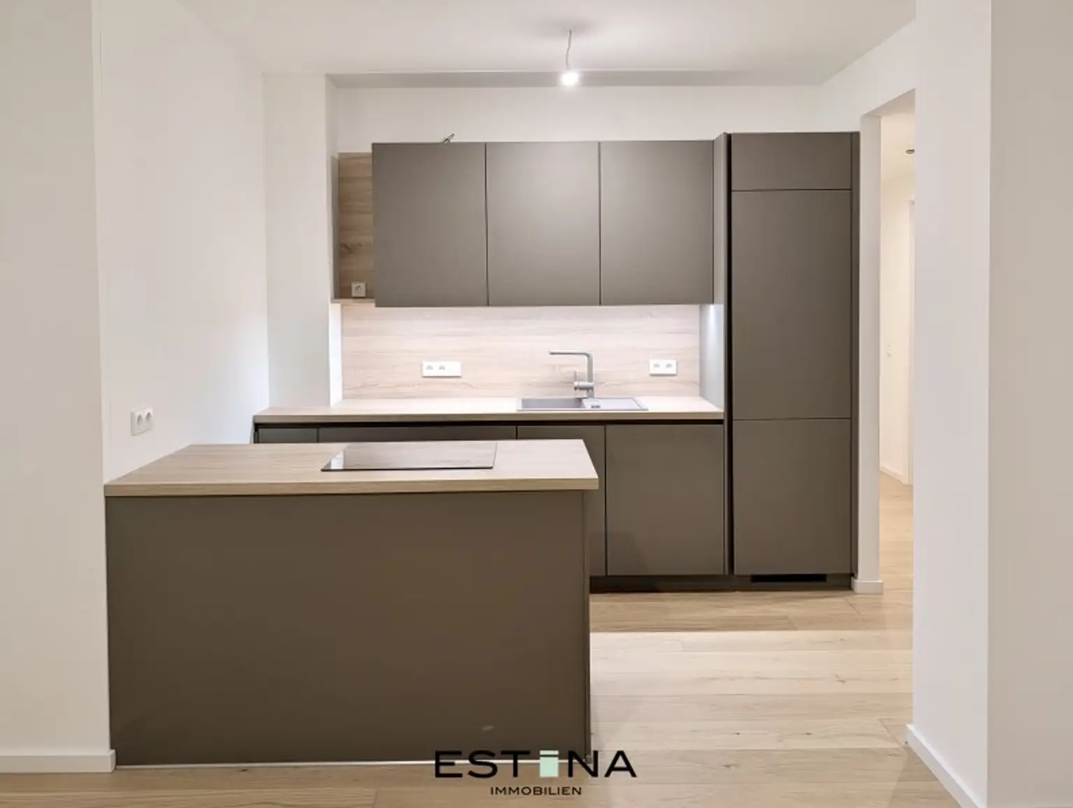 Premium City-Wohnung mit Weitblick & Wellness-Oase