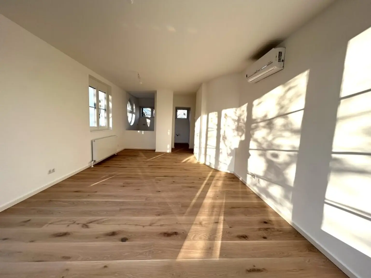 Wohnen mit Weitblick: Stilvolle 2-Ebenen-Wohnung mit Terrassen in der Sieveringerstraße