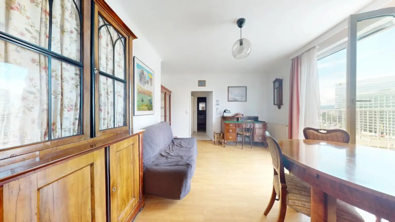 Dachgeschoßwohnung mit Terrasse und traumhaftem Fernblick - Klimaanlage!  City Apartment with a View - Air conditioning!