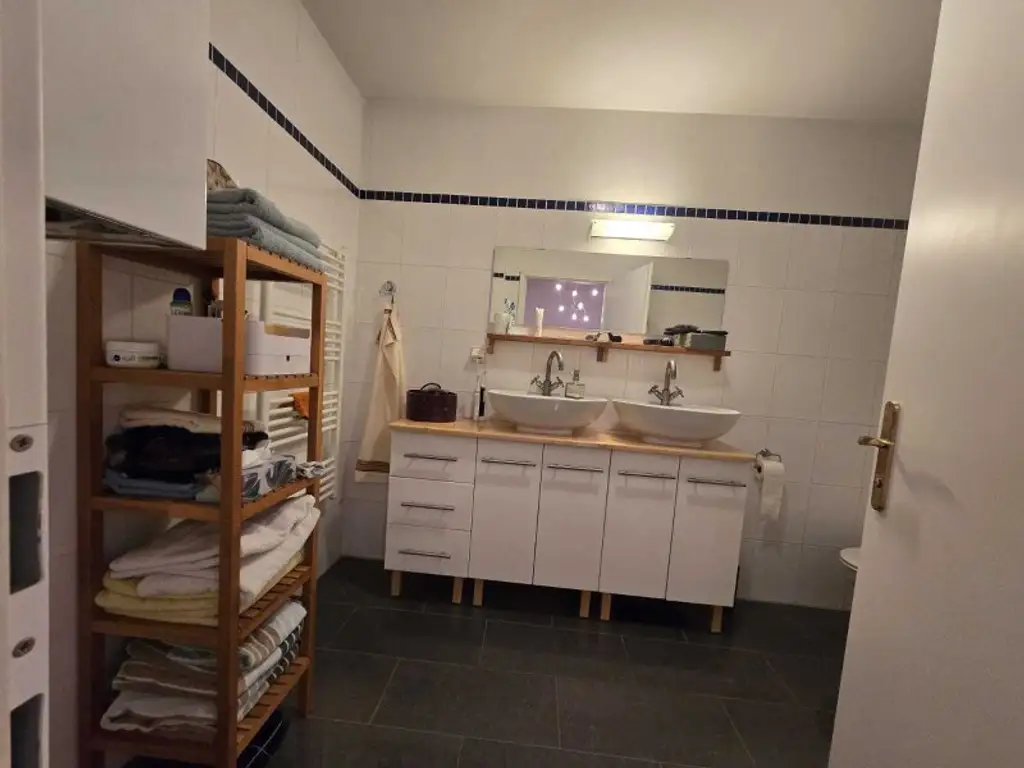 Charmantes Reihenhaus in Laab im Walde – 7 Zimmer, Garten und Garage! Ab € 1.311,--Kreditrate/Monate!!!!