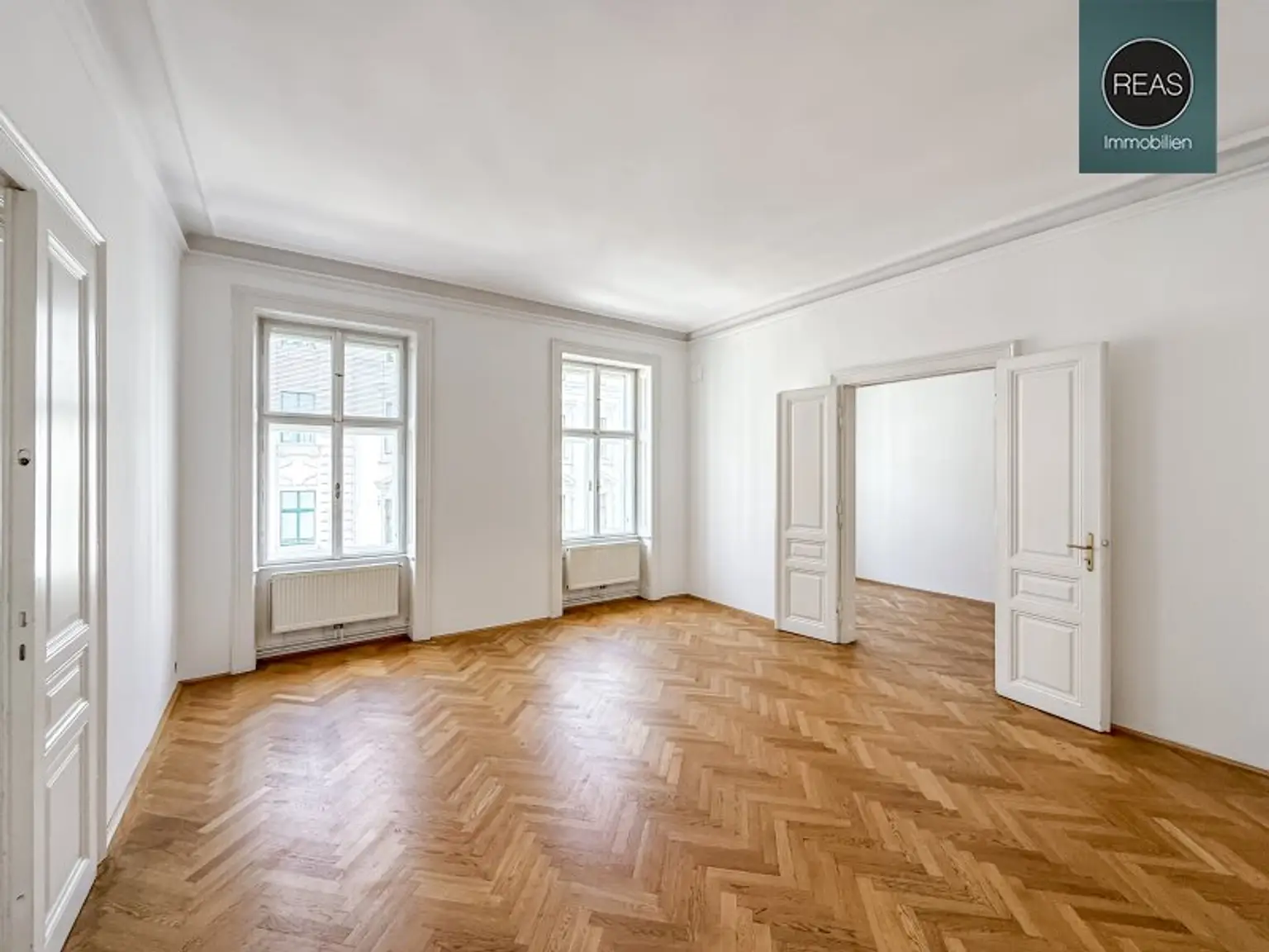 Klimatisiertes Büro bei neuer U5 Station! Repräsentatives Haus in bester Innenstadtlage bei der Votivkirche!