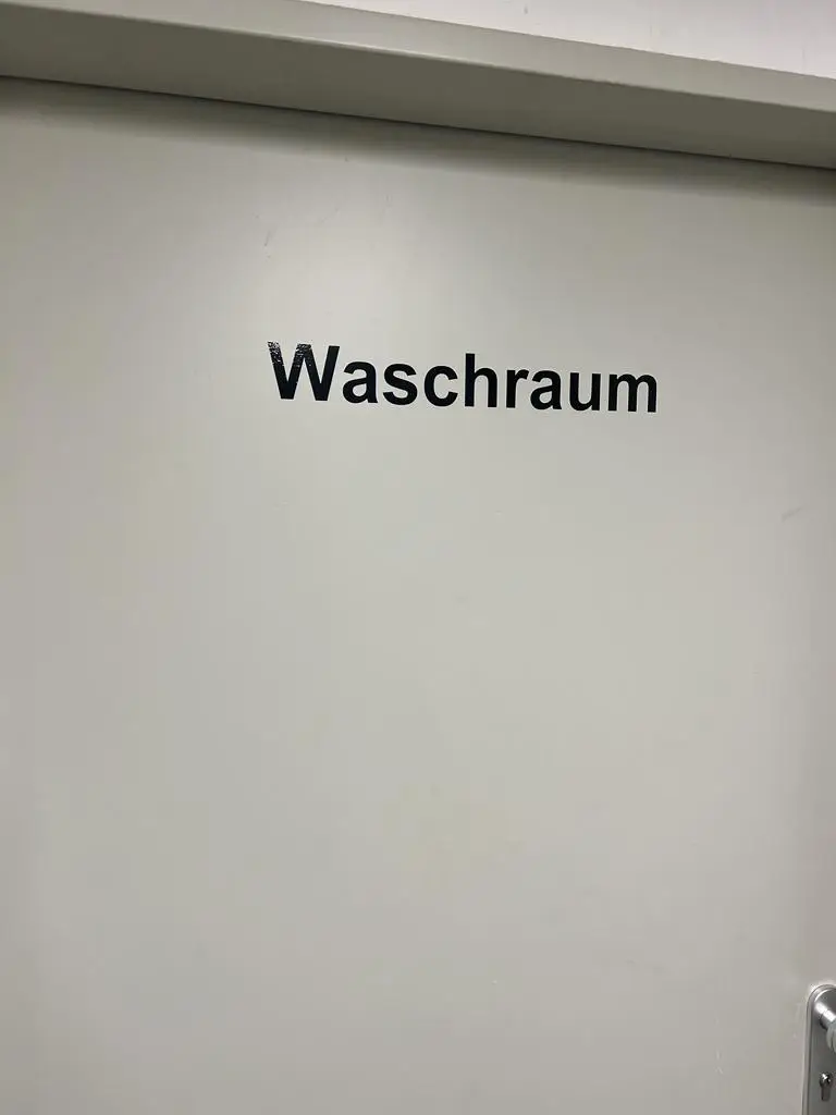 Eingang Waschraum Keller