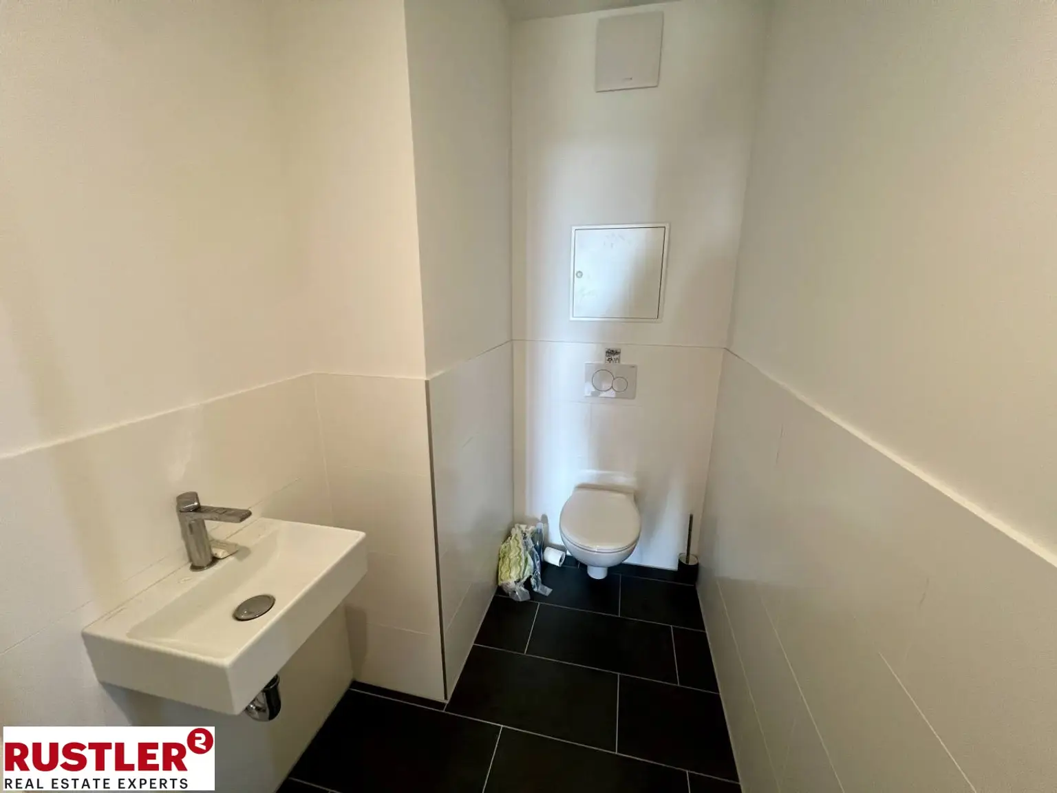 **ATTEMSGARTEN - HOCHWERTIGE 4 Zi WOHNUNG INKL. KÜCHE - 2 TERRASSEN - 2 BÄDER UND FITNESS**