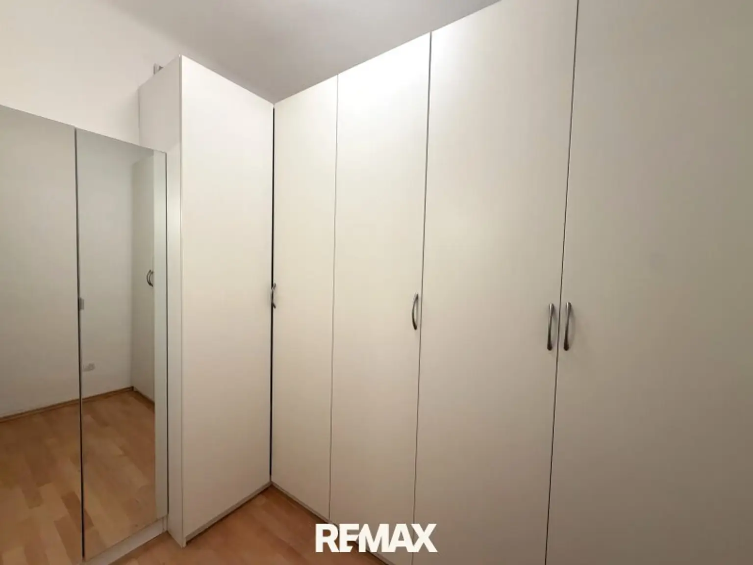 Begehbarer Kleiderschrank