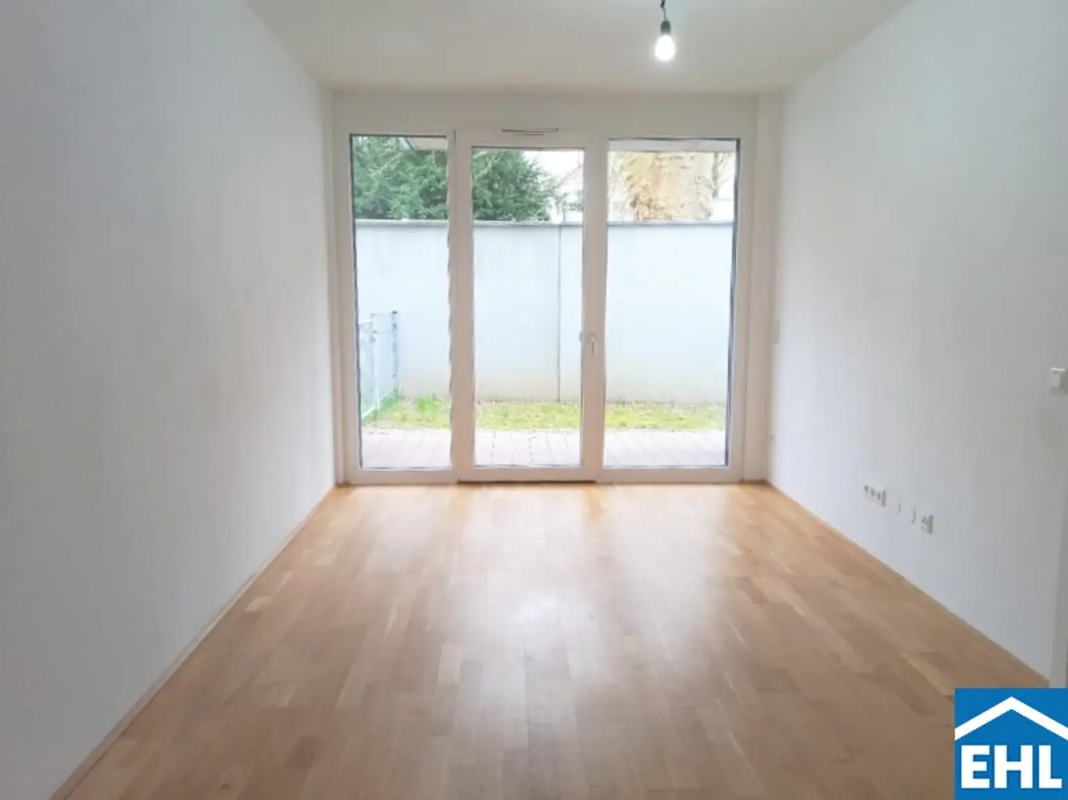 Wunderschöne 2-Zimmer-Wohnung mit Garten: Natur und Moderne vereint