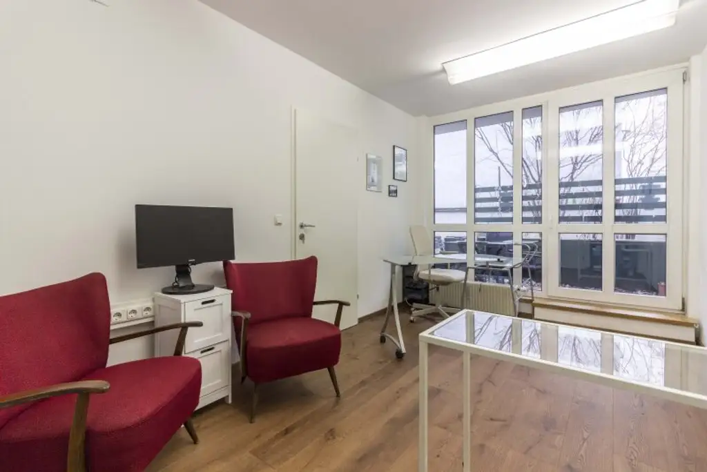 Mariahilfer Straße - Büro mit Terrasse & Garten - Parkplatz möglich