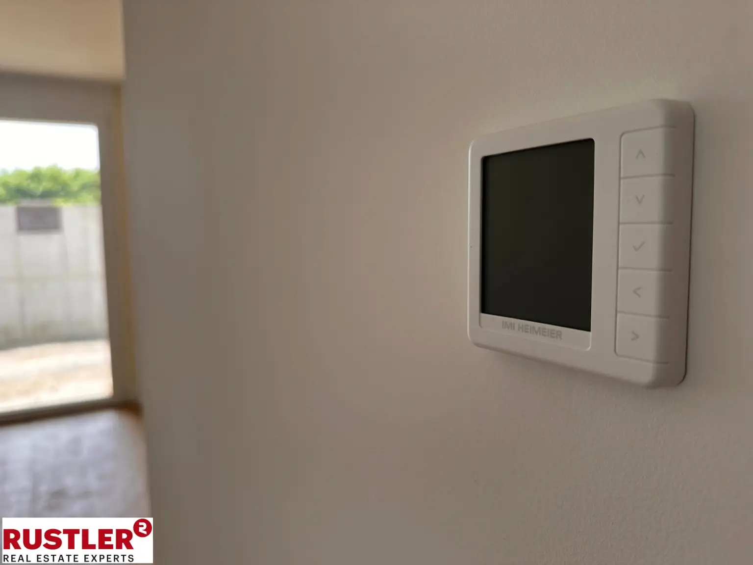 TRIVARA - Wohnen, wie man leben will - 2 Zimmer mit Garten E-04