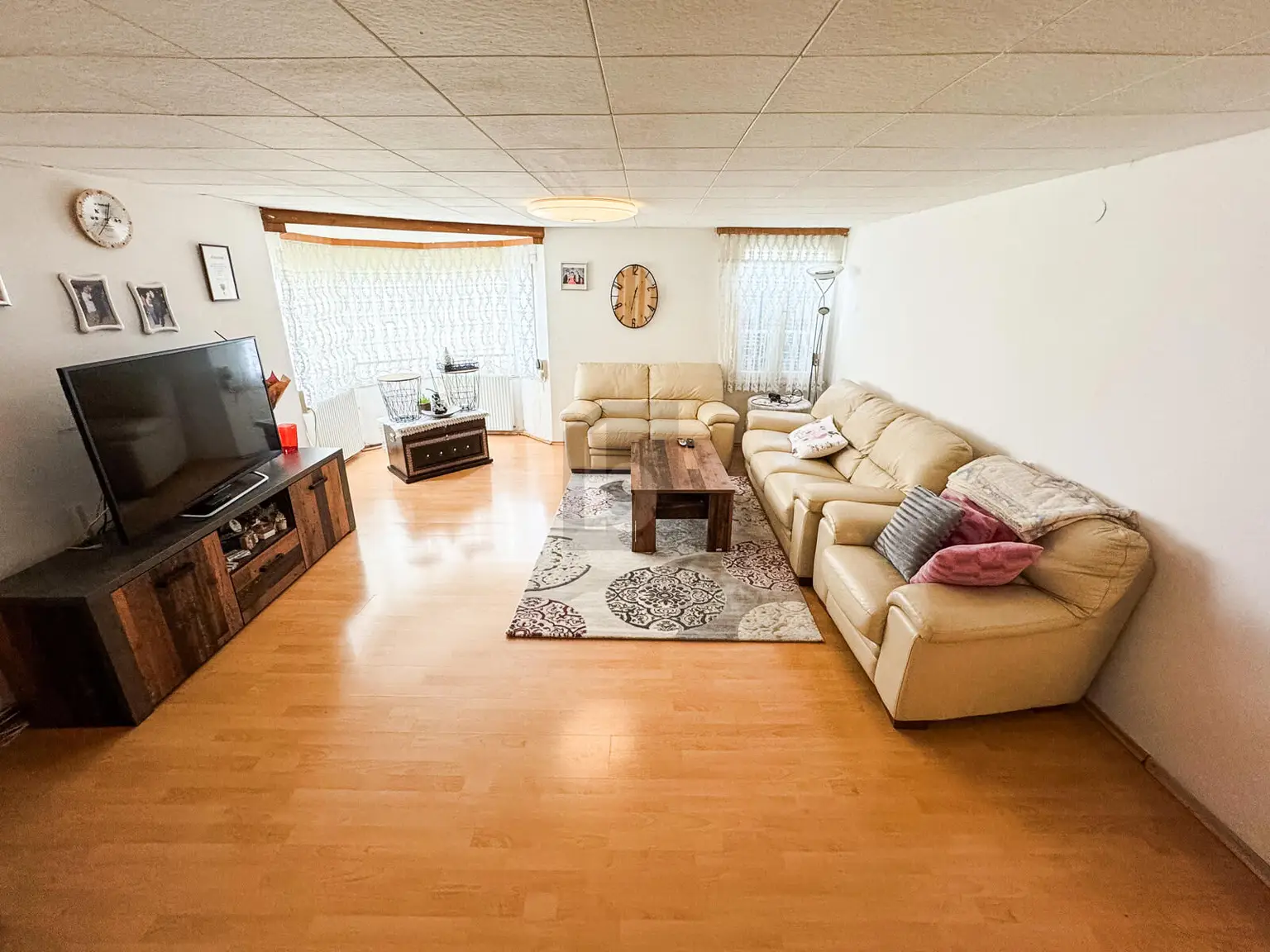 GROßES MEHRFAMILIENHAUS IN GUTER LAGE ZUM TOP PREIS