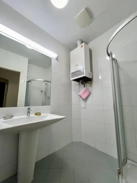 Charmante 147m2 Altbau-Maisonette in Gersthof – 4 Zimmer, Terrasse & idyllischer Allgemeingarten!