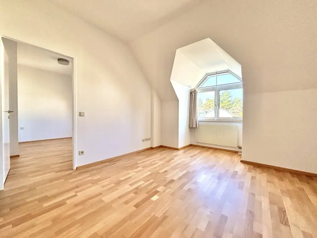 Nähe Sonnbergmarkt/Obkirchergasse | Balkon mit Fernblick ins Sieveringer-Viertel | inkl. Tiefgaragenstellplatz