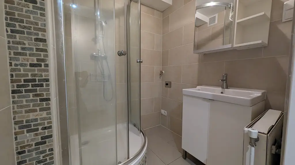 Nette Single-Garconniere mit Balkon in ruhiger und zentraler Grünlage am Rahthauspark Mauer !