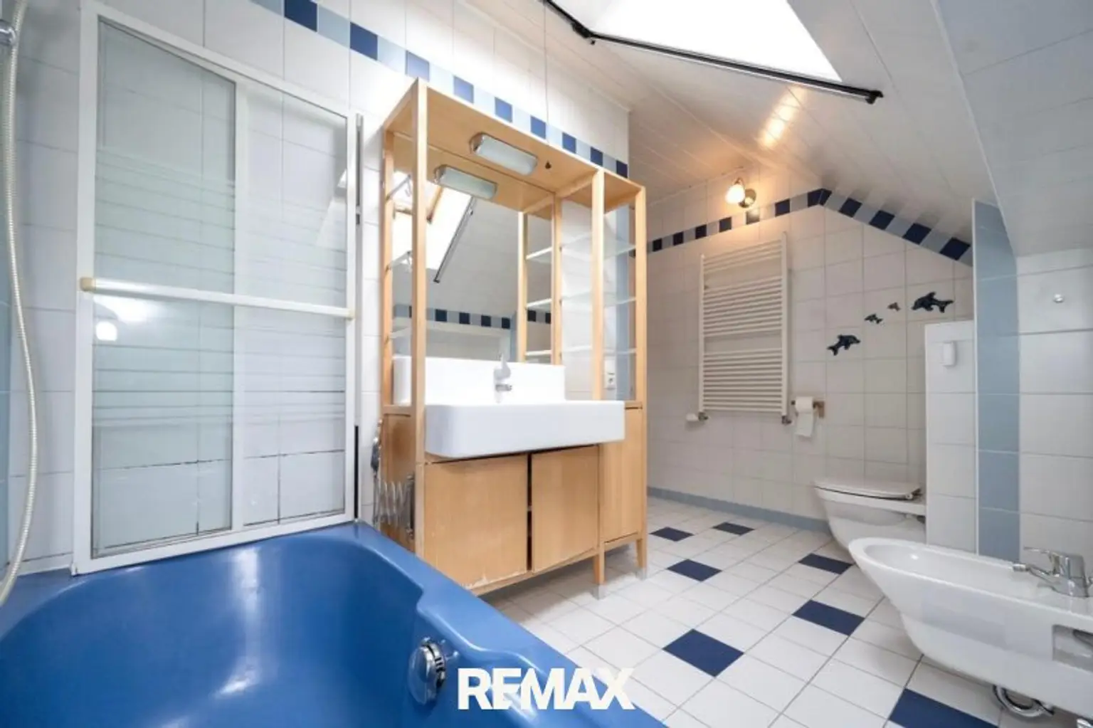 Badezimmer  (OG)