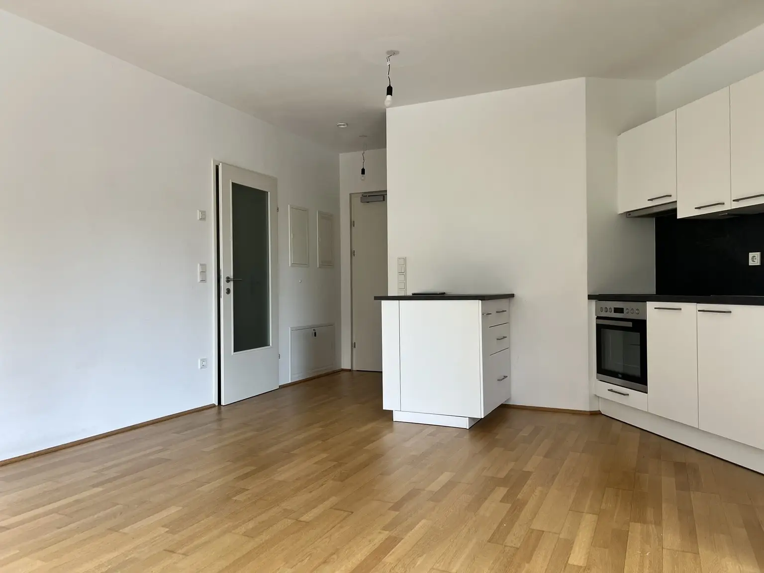 Wohnzimmer mit Küche