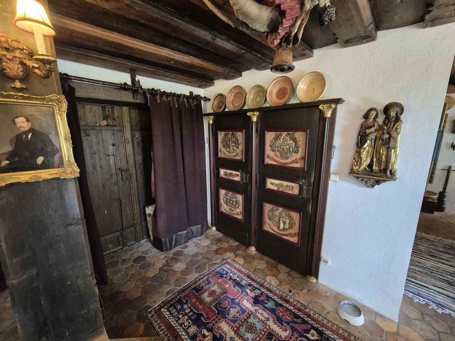 WOHNEN MIT STIL - MIT ANMUT UND CHARAKTER EINES SCHLOSSES