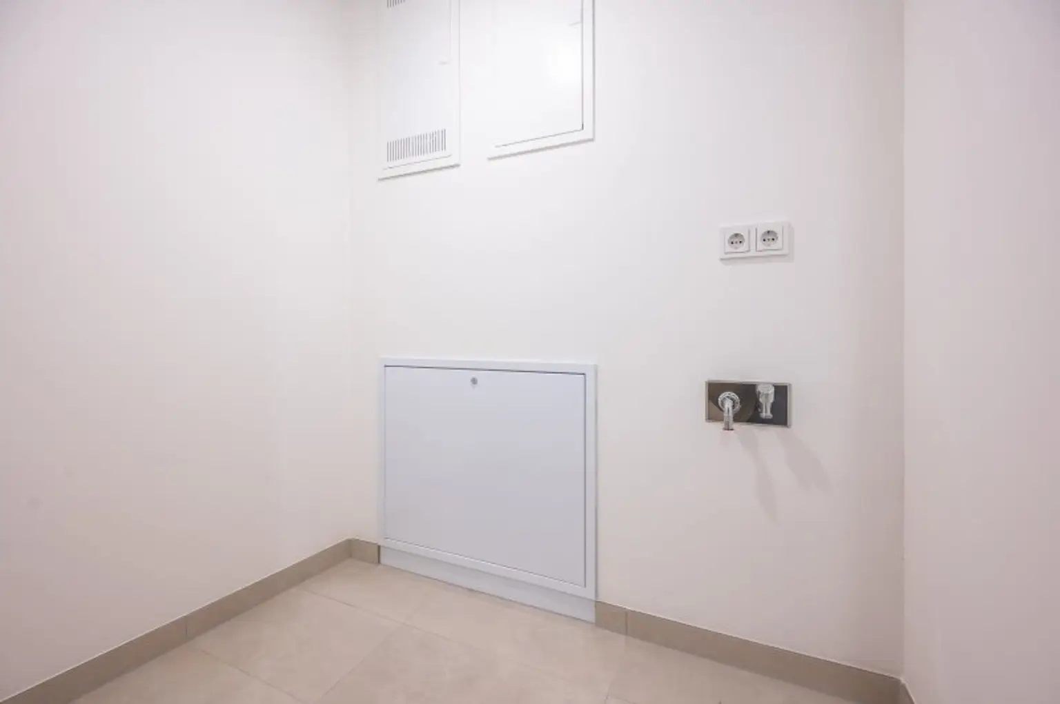 ++MOLLARD 50++ Moderne 3-Zimmer-Wohnung mitten im Herzen der Stadt (1/12)