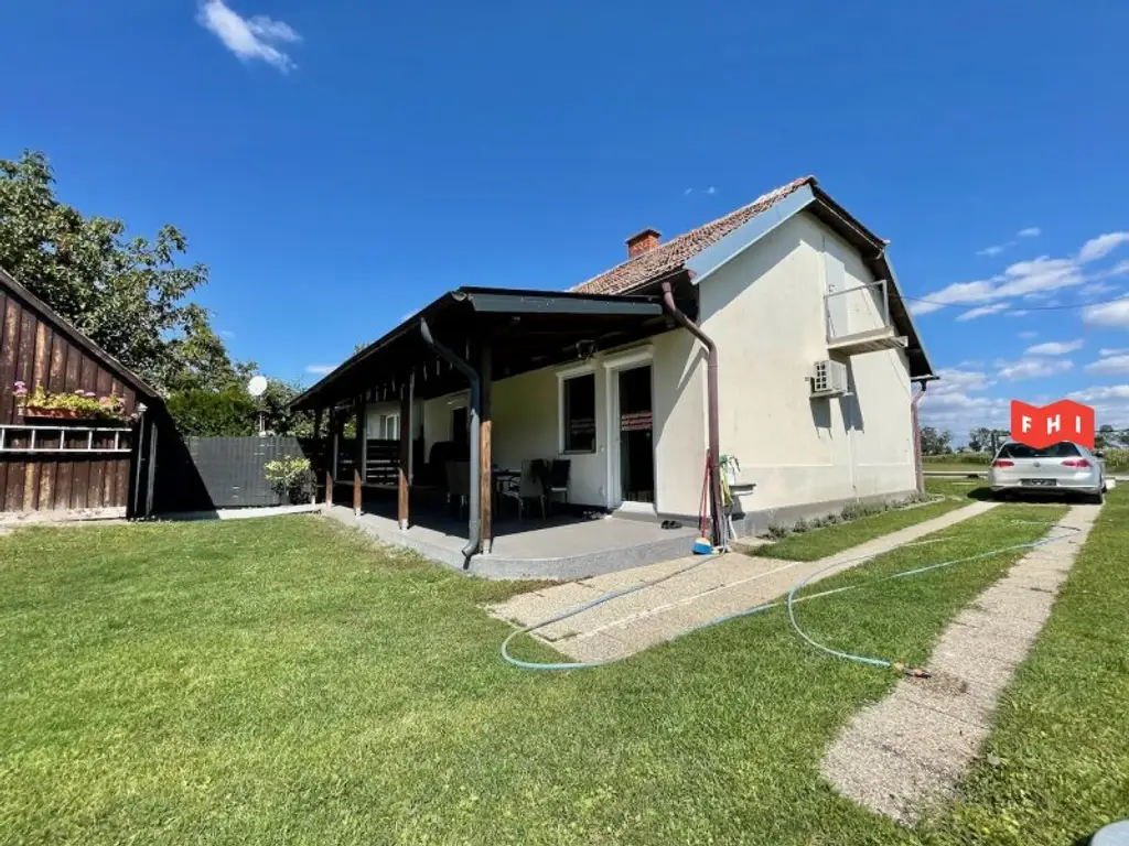 Renoviertes 3 Zimmer Einfamilienhaus mit Überdachter Terrasse, 2 Autoabstellplätzen & Klimaanlage Nähe Stadtgrenze Wien/Groß Enzersdorf