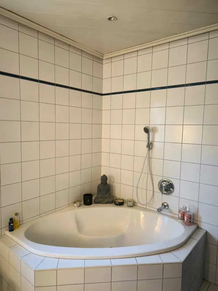 Großzügiges Stadthaus mit parkähnlichem Garten – zentral in Spittal an der Drau, ideal für Familie und Homeoffice