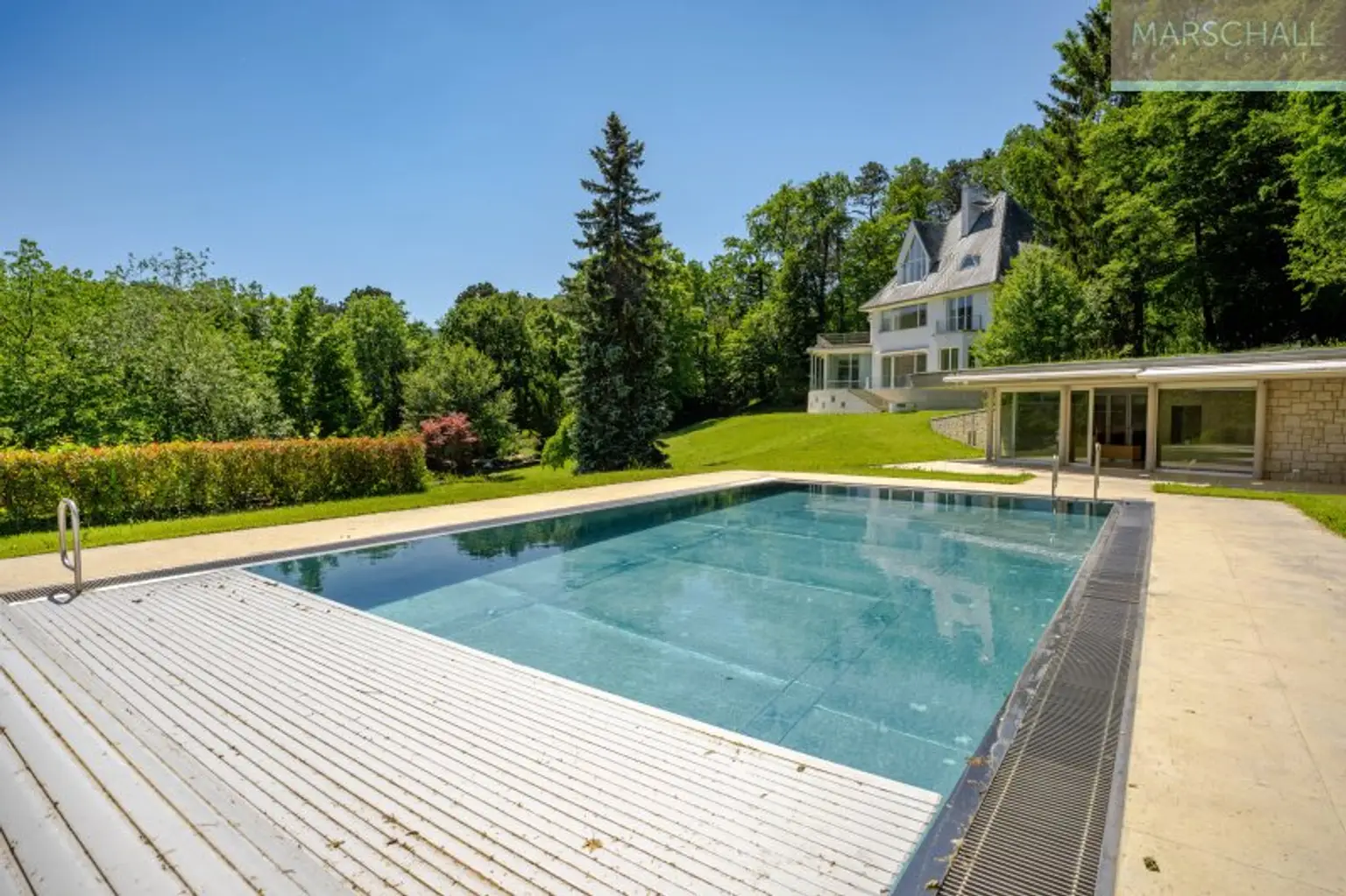 Elegantes Anwesen mit großzügigem Grundbesitz (11.045 m²) zur Vermietung