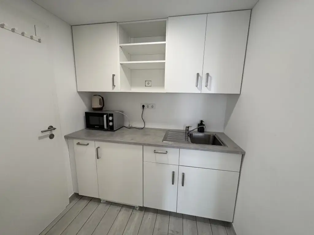 Helle 2-Zimmer-Wohnung mit großem Wintergarten (Heizkosten inkl.)
