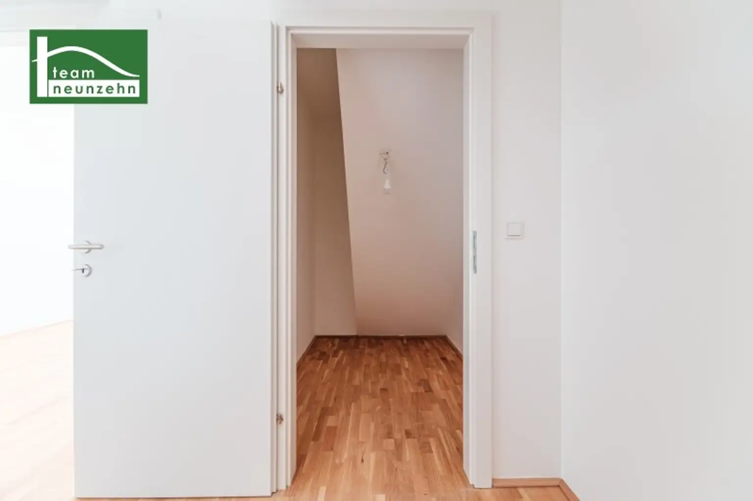 INVESTIEREN SIE IN DIE ZUKUNFT – Eigengrund im 22. Bezirk mit Einbauküche inklusive Geräten - Jetzt im 3D Rundgang entdecken. - WOHNTRAUM