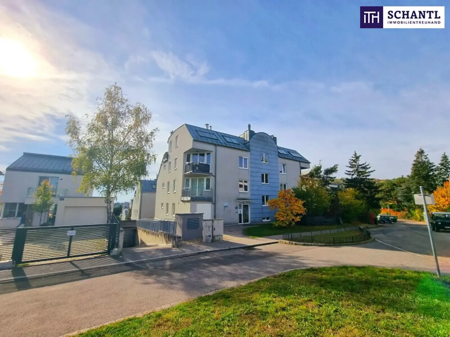 Traumhafter Fernblick + Absolute Grün- und Ruhelage + Tolle Raumaufteilung + Garagenplatz inklusive! Das perfekte Zuhause über den Dächern...
