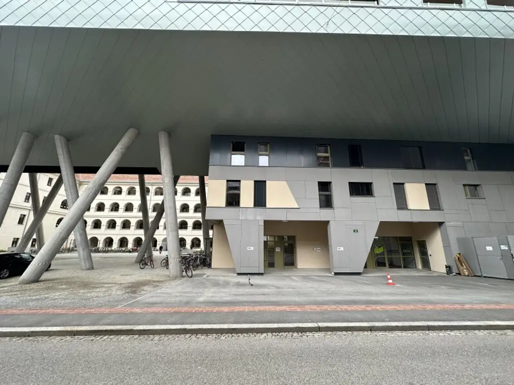 Ab 01.12.2025 verfügbar - Komfortabel parken – Ihr Stellplatz steht bereit!