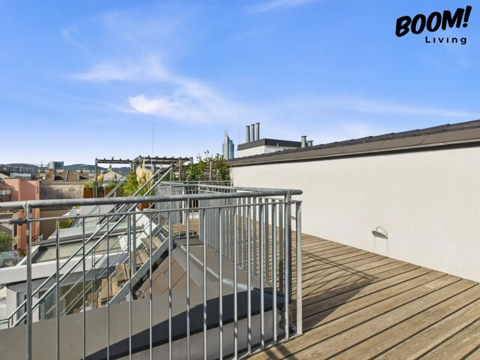 Helle 3-Zimmer-Dachgeschosswohnung mit großer Terrasse in 1200 Wien
