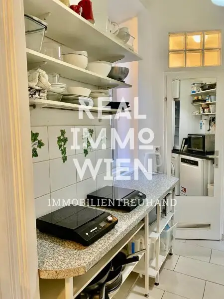 Hervorragende Anlage 5 Zimmer WG mit Stil im Gründerzeithaus