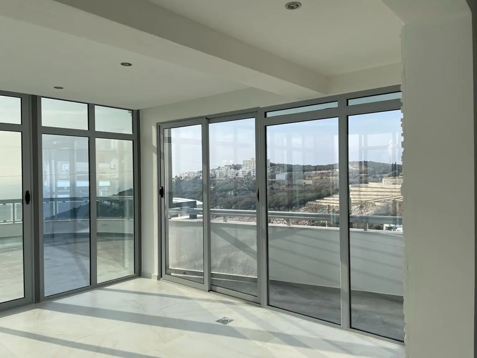 Großzügiges Penthouse mit herrlichem Meerblick in Toplage