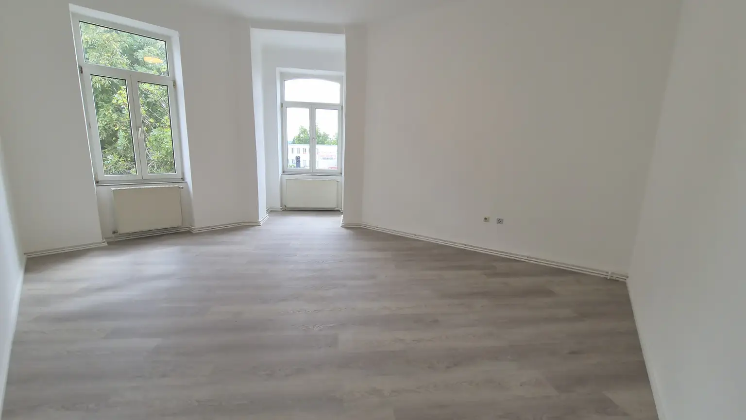 Neu sanierte Zwei Zimmerwohnung zu vermieten!